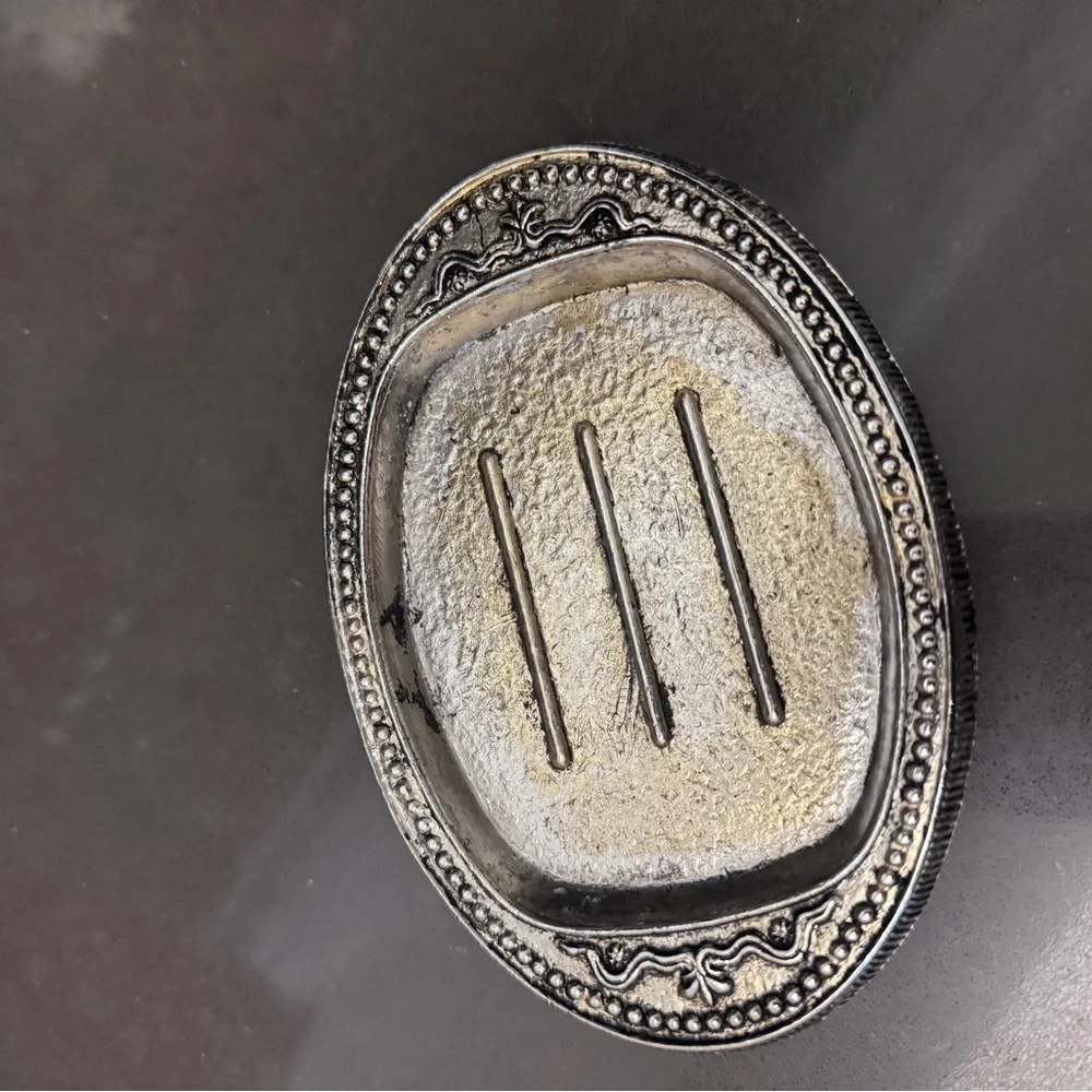 Ornate Silver-Tone Oval Soap Dish